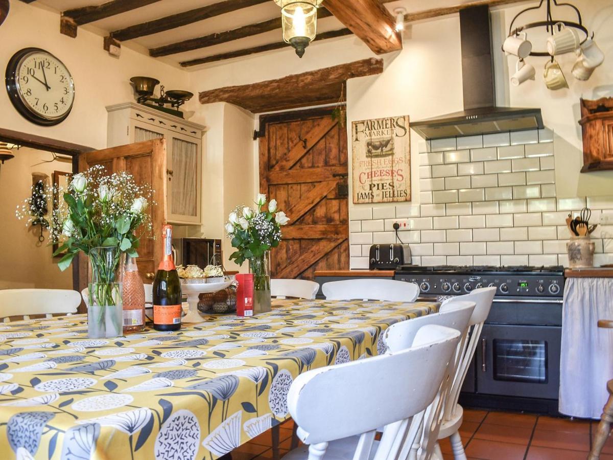 Lea Hall Farmhouse Tissington Екстер'єр фото